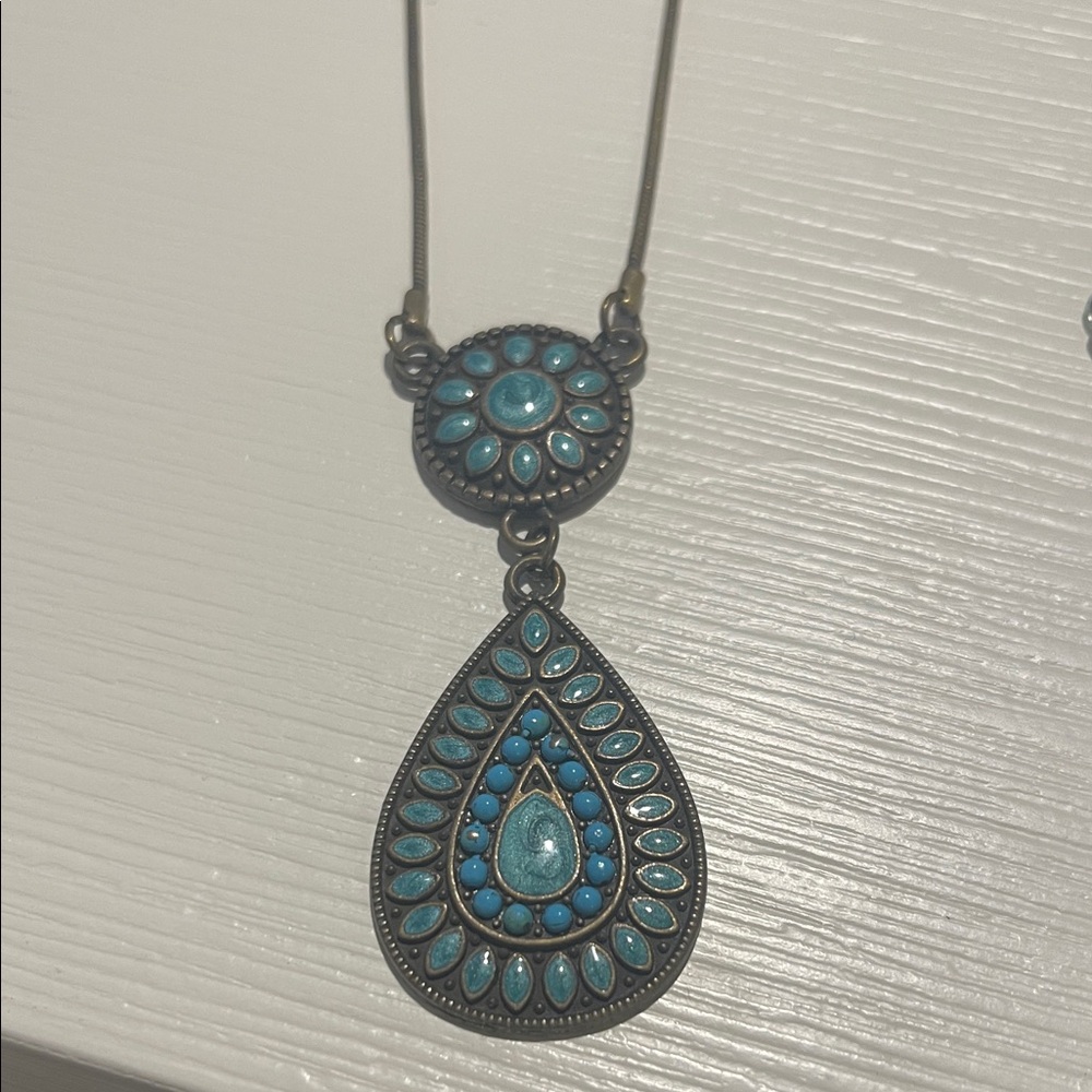 Turquoise Teardrop Pendant Necklace